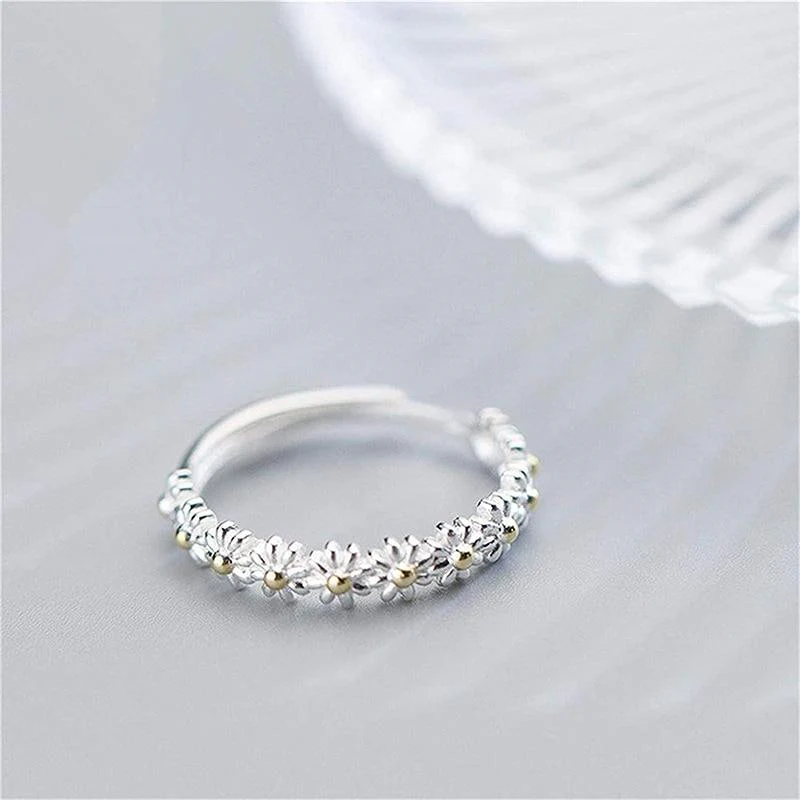 Adjustable Silver Ring with Daisy - Image 5