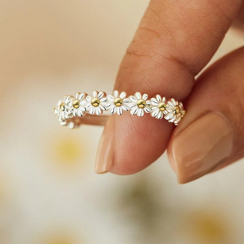 Adjustible Silver Ring with Daisy - Image 3