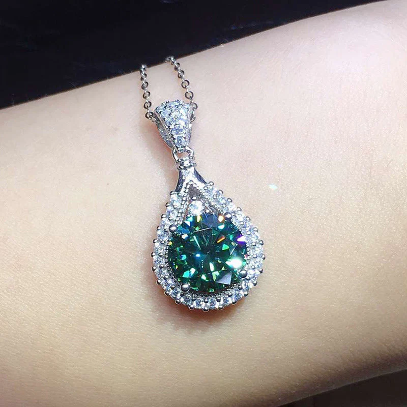 Alindra Voselle Necklace | White Gold - Image 3