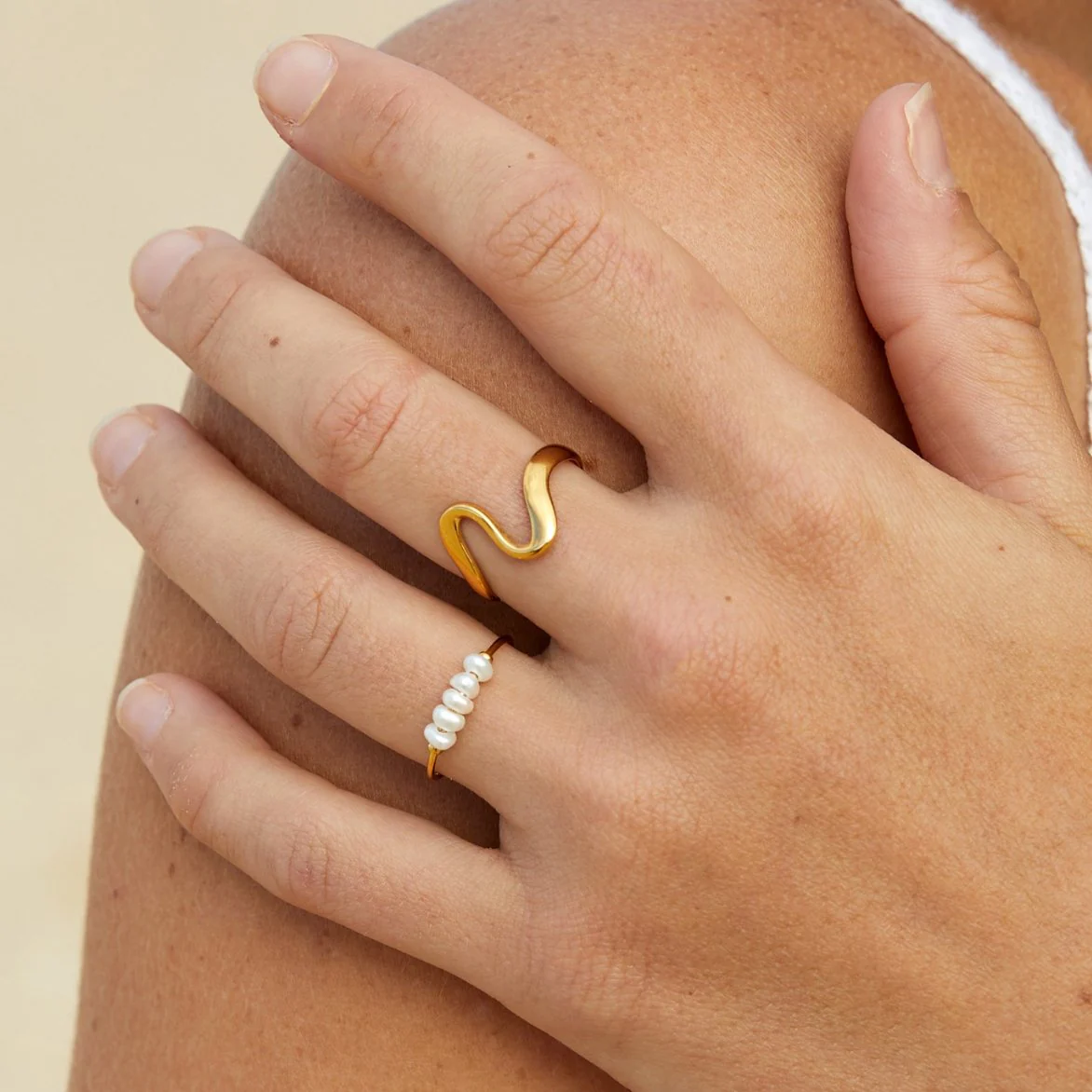 Classic Ring with Freshwater Pearl - Image 3