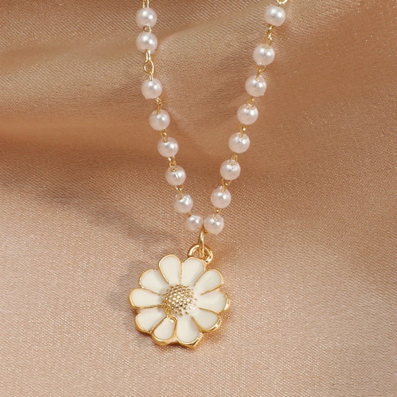 Daisy with Pearls Pendant - Image 2