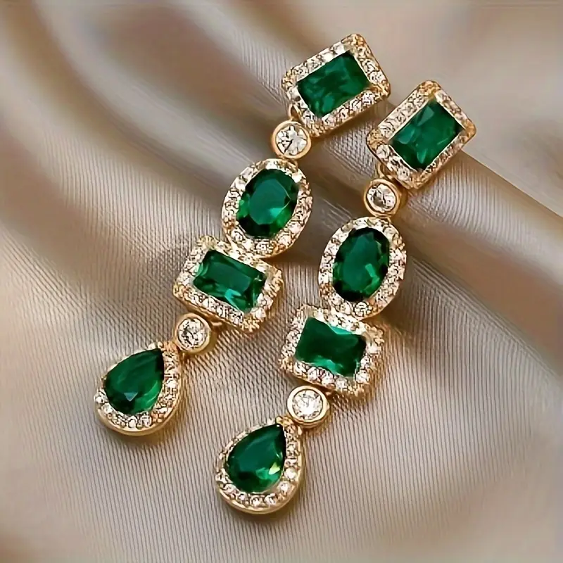 Coraline Esmarisse Dangle Earrings | Gold - Image 3