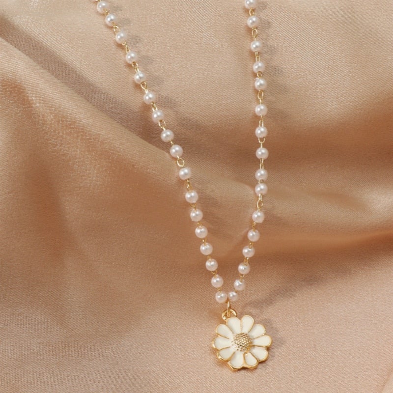Daisy with Pearls Pendant - Image 3