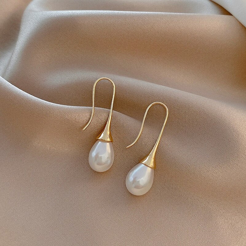 Drope Earrings with Pearls