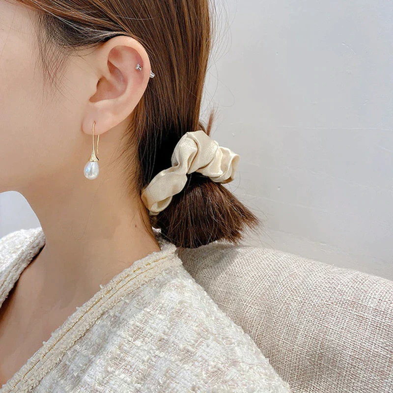 Drope Earrings with Pearls - Image 3