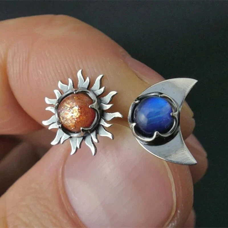 Earrings of the Sun and Moon - Image 3