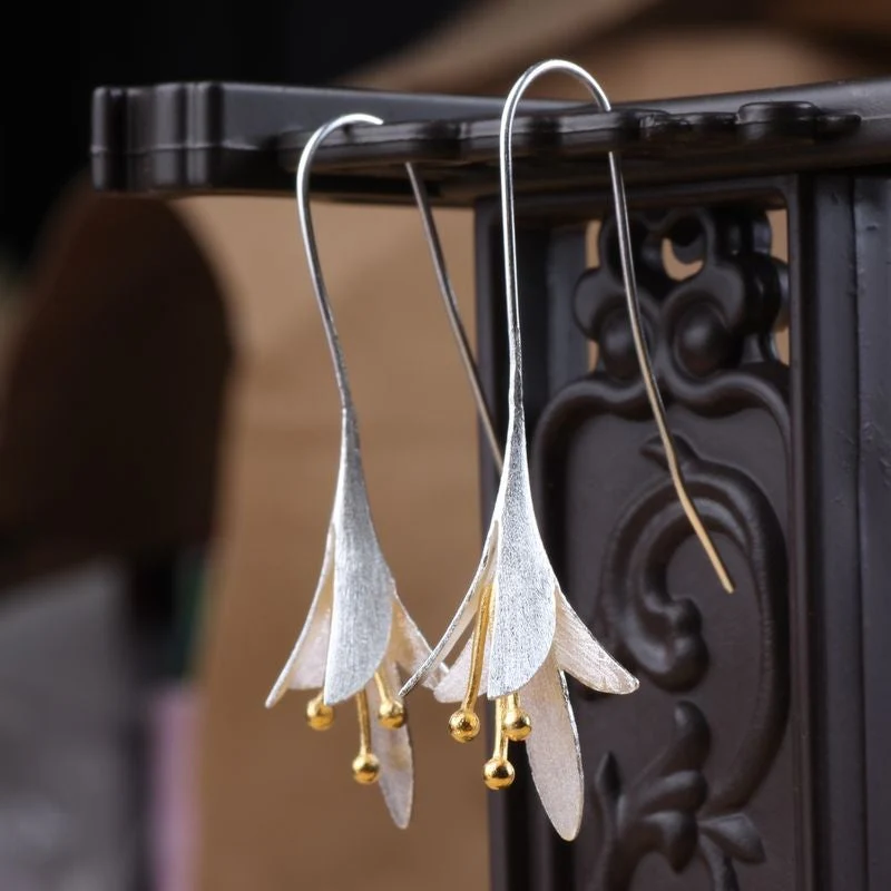 Earrings with Flowers Made of Silvar