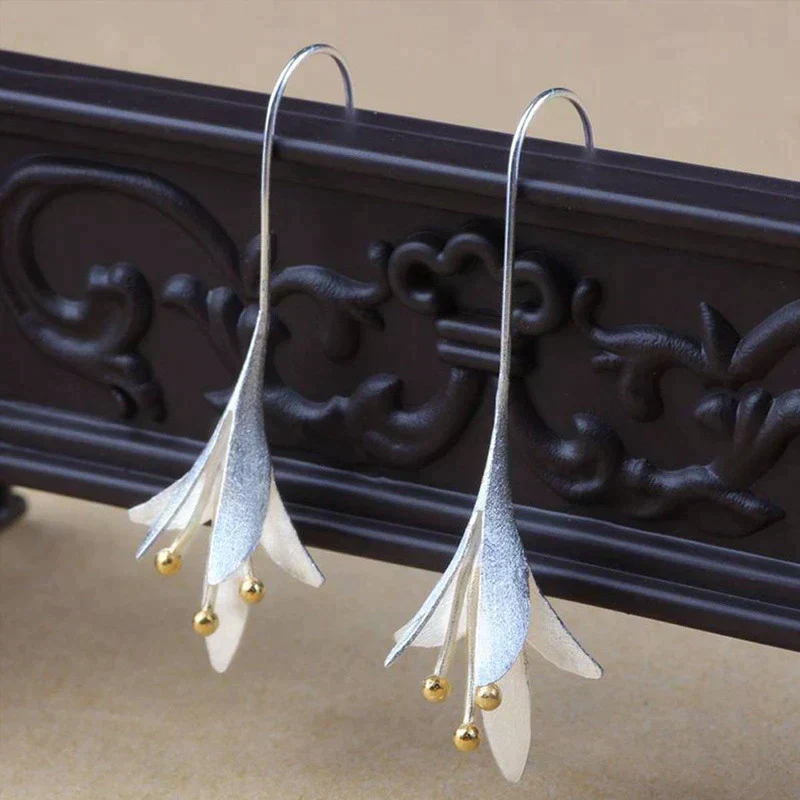 Earrings with Silver Flowers - Image 3