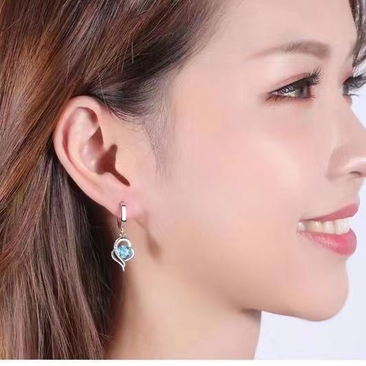 Eclipso Heart Drop Earrings | White Gold - Image 3