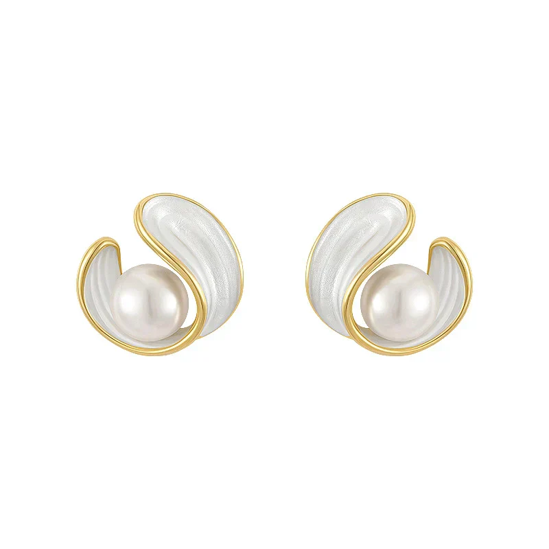 Elegant Gold Earrings with White Opal and Pearls - Image 2