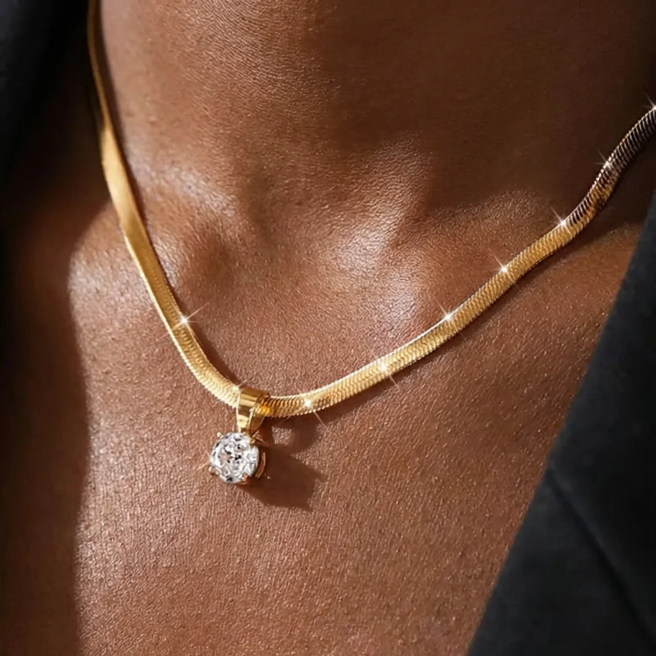 Elegant Rhinestone Pendant Necklace | Gold
