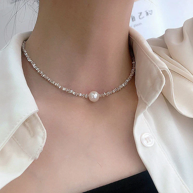Elegent Necklace with Pearls