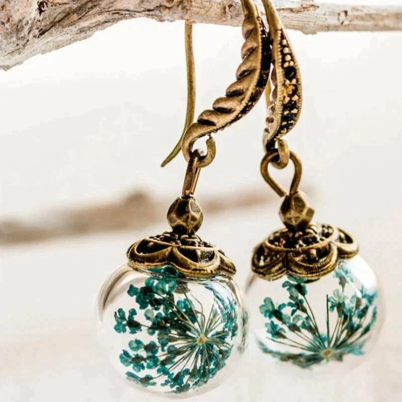 Exotic Natures Earrings in Gold