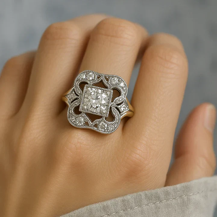 Gold Vintage Zirconia Ring - Image 4