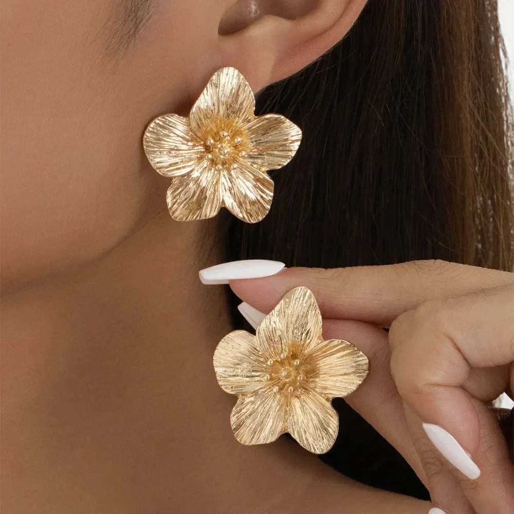 Vintage Flower Stud Earrings - Image 2
