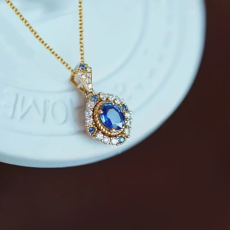 Jesmira Duskraine Necklace | Gold - Image 2