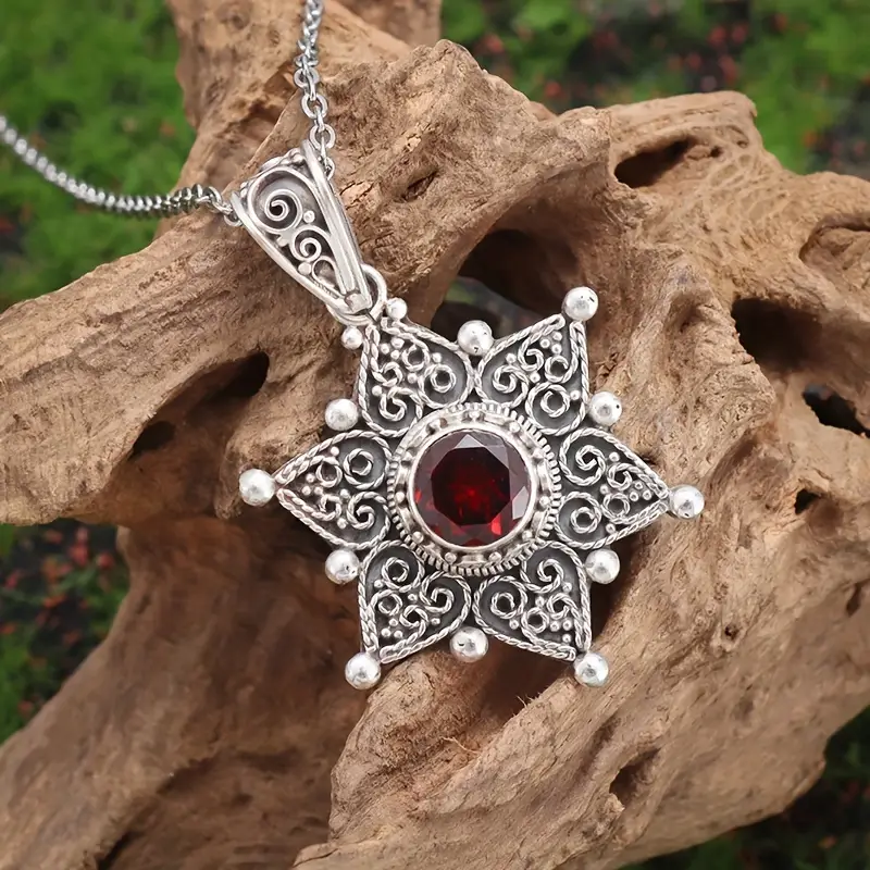 Jessindrah Carmalyth Necklace | White Gold - Image 4