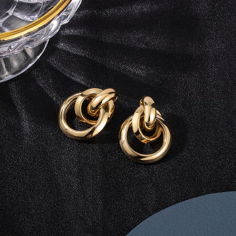 Luxury Gold Earrings - Image 3
