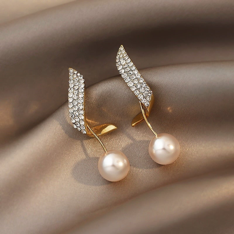 Pearl Earrings in Gold - Image 2