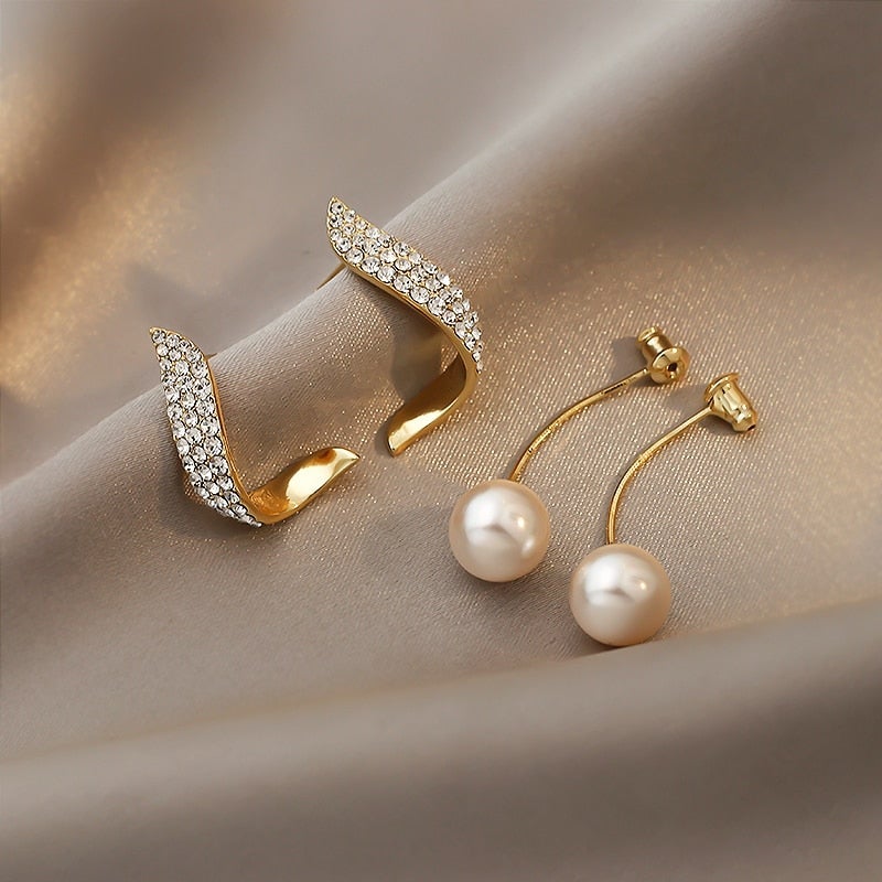 Pearl Earrings in Gold - Image 3