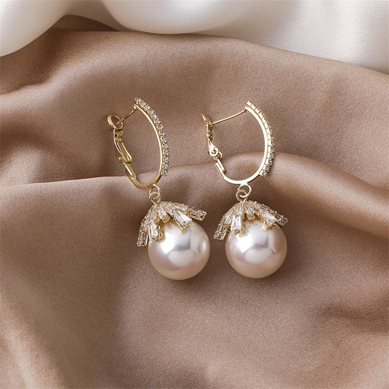 Malia Pearl Earrings - Image 2