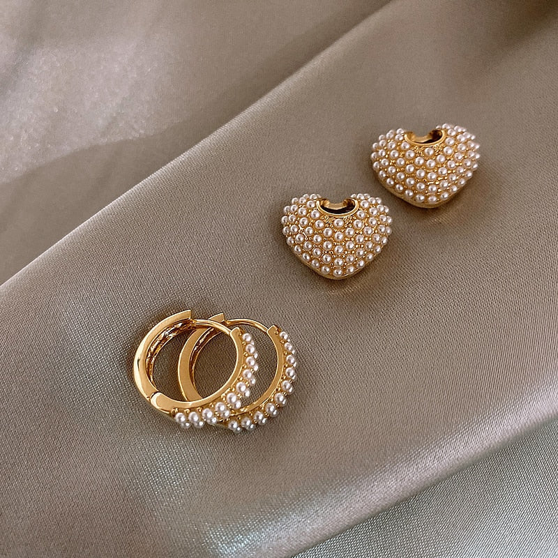 Pearl of Love Earrings in Gold - Image 4