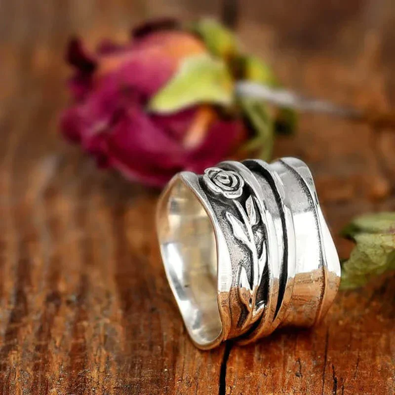 Silver Vintage Flower Ring - Image 2