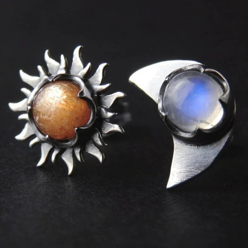 Sune Moon Earrings