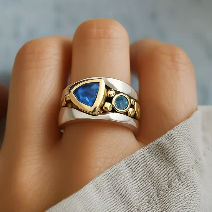 Vintage Blue Crystal Ring - Image 2