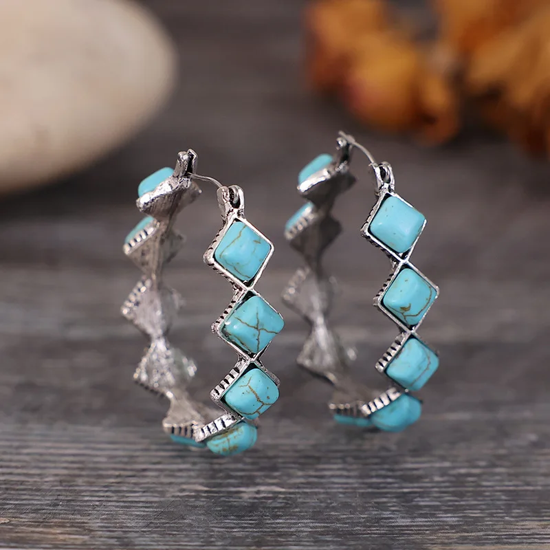 Vintage U-Shaped Turquoise Earrings - Image 2
