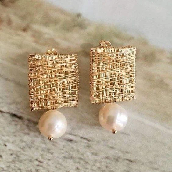 Vintaje Golden Threads with Pearls Earrings