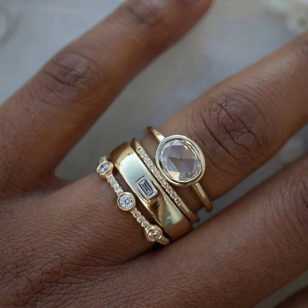 Vintaje Ring made of Gold and Zirconium