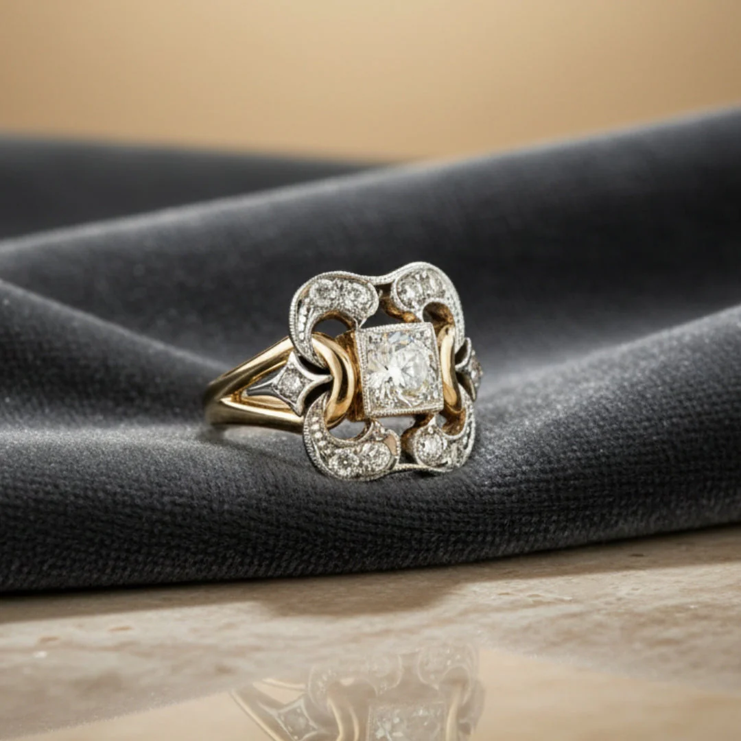 Vintaje Zirconia Gold Ring - Image 3