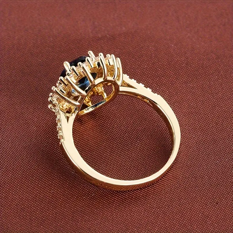 Vionne Saphirae Ring | Gold - Image 4