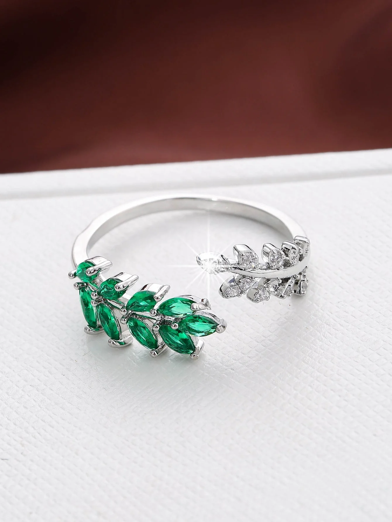Vivere Lyselle Ring | White Gold - Image 3